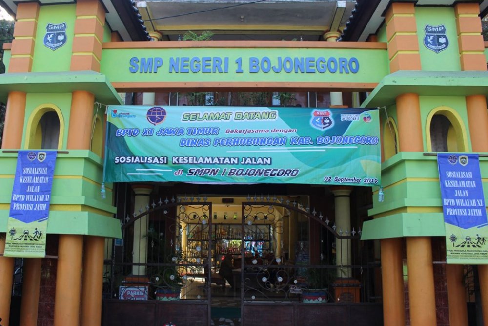 Sosialisasi Keselamatan Jalan BPTD Wilayah XI Provinsi Jawa Timur Bersama Dinas Perhubungan Kabupaten Bojonegoro di SMPN 1 Bojonegoro