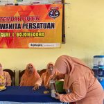 Menghias Makananan Bersama Dharma Wanita Persatuan SMP Negeri 1 Bojonegoro