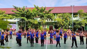 SMP Negeri 1 Bojonegoro Gelar Upacara Hari Pramuka ke-64, Kolaborasi Pramuka dan PMR Tampil Memukau
